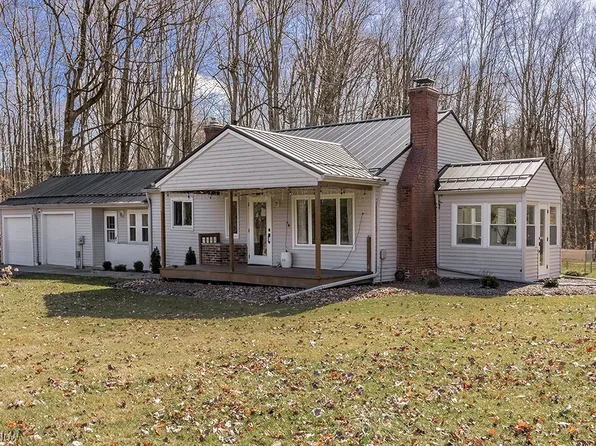 7683 Bainbridge Rd, Chagrin Falls, OH 44023