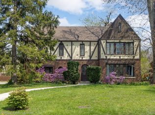 1384 Balfour St, Grosse Pointe Park, MI 48230