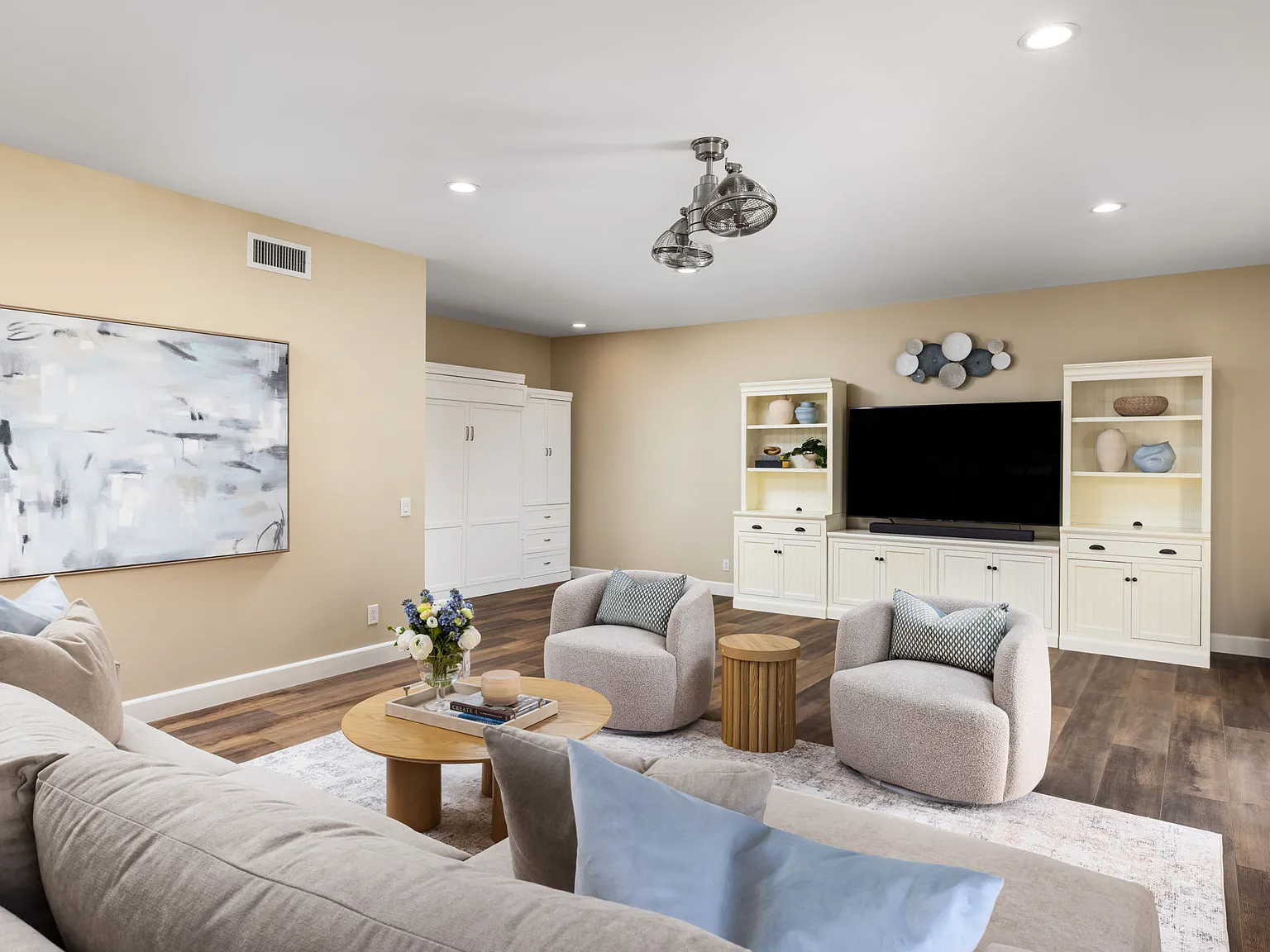 6 bed, 5571 sqft, $18,000 — Photo 3