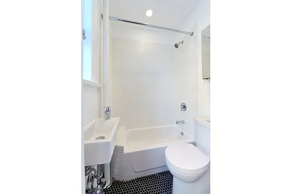Rented by Aether Property Group | media 22
