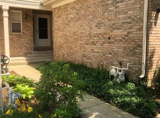 821 McKenzie Station Dr, Lisle, IL 60532