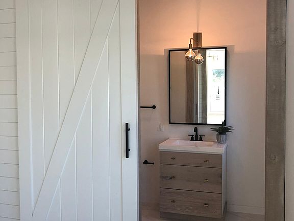 4th image of 5513 W Sale Ave