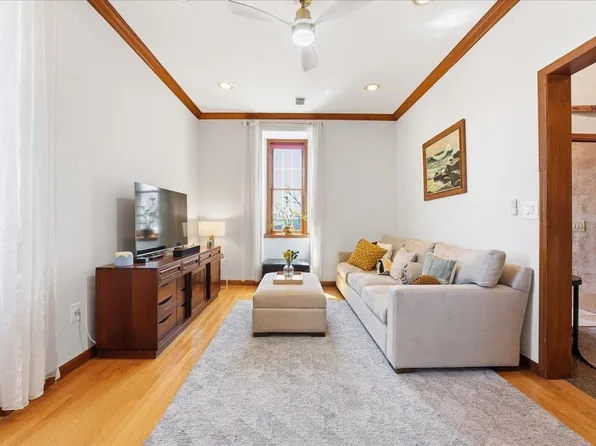 20 Reservoir Avenue image 1 of 24