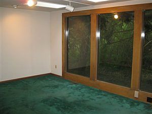 3rd image of 4024 Mount Royal Blvd