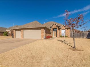709 Tasha Cir, Moore, OK 73160