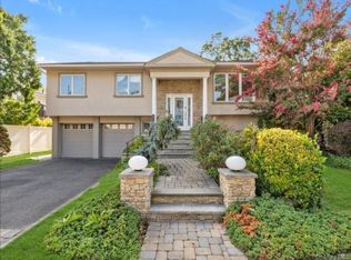 817 Glenridge Ave, Valley Stream, NY 11581