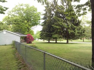 6325 Morningside Dr, Hubbard, OH 44425