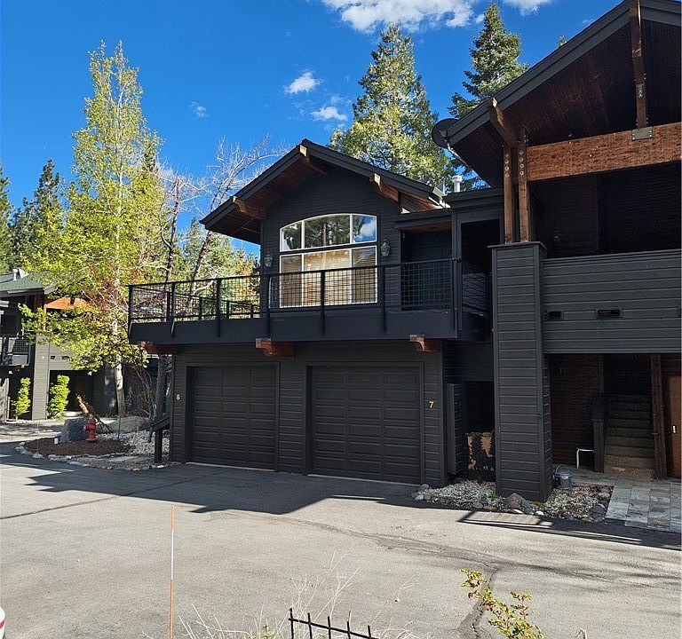 1st image of 4 Calaneva Dr #8