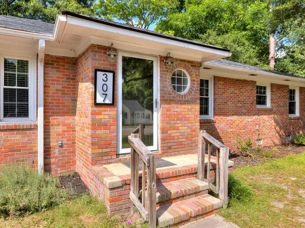 307 Major Dr, Manning, SC 29102