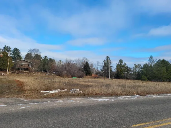 Fairbanks St, Iron Mountain, MI 49801