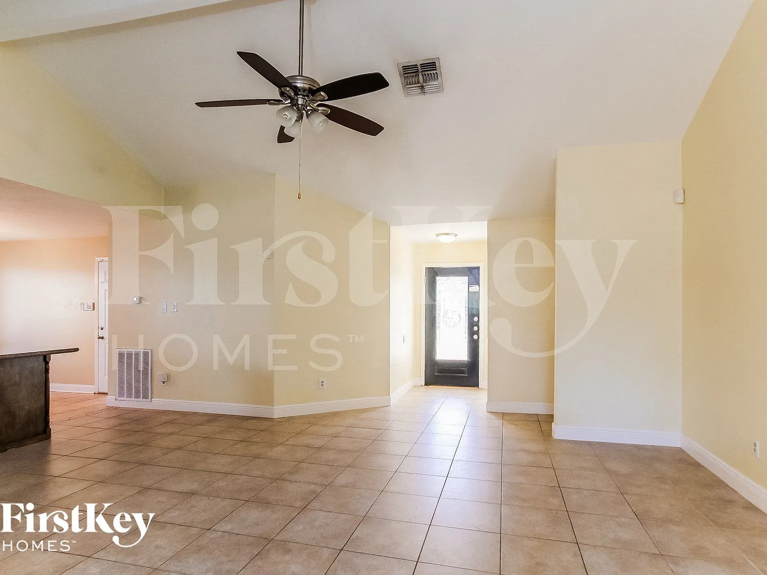 3 bed, 2.0 bath, 1602 sqft, $1,940 — Photo 4
