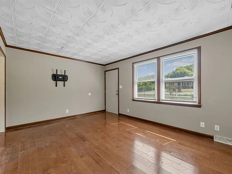 809 Pollard Rd — Photo 8