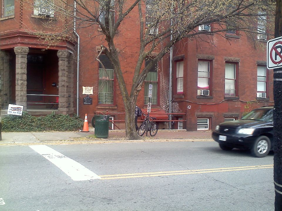 2nd image of 1000 Park Ave