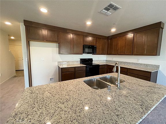 3rd image of 762 Stone Ridge East Ave