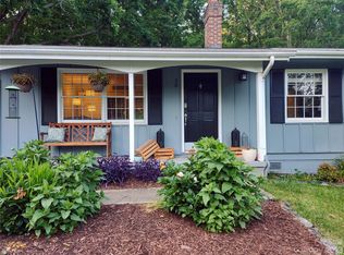 30 Fox Run Dr, Fairview, NC 28730