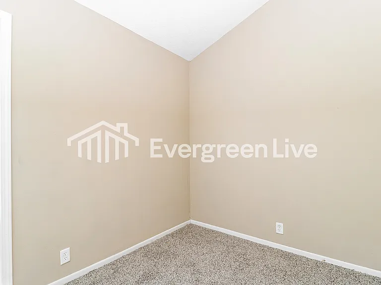 1382 Langholm Dr — Photo 11