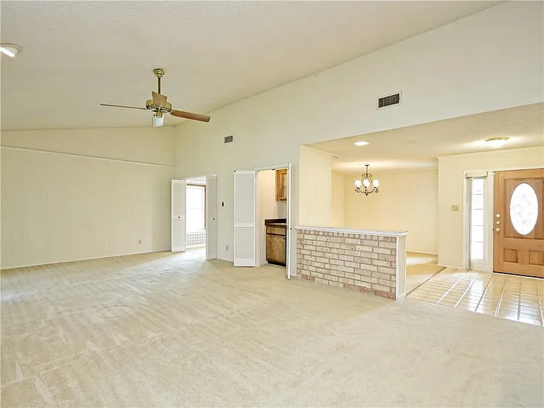 11502 Toledo Dr — Photo 6
