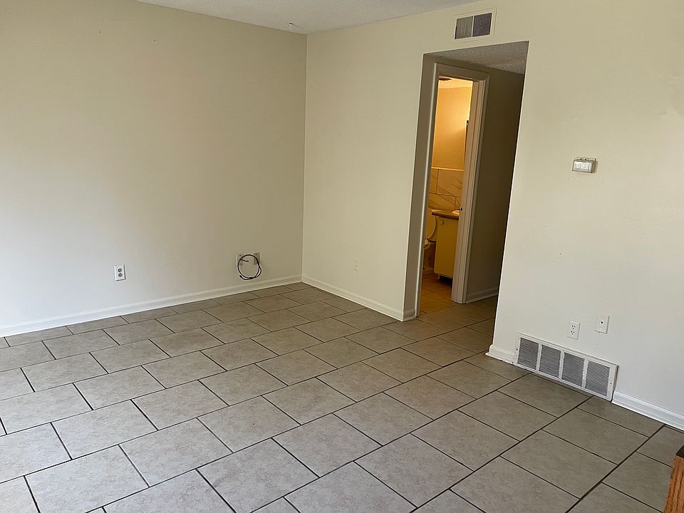1st image of 3750 Ironwood Dr #2