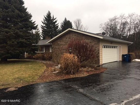 2nd image of 13679 Meadowbrook Ln