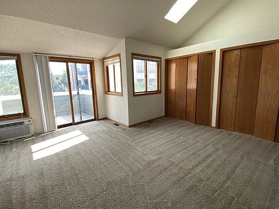 5th image of 2831 Springdale Ln