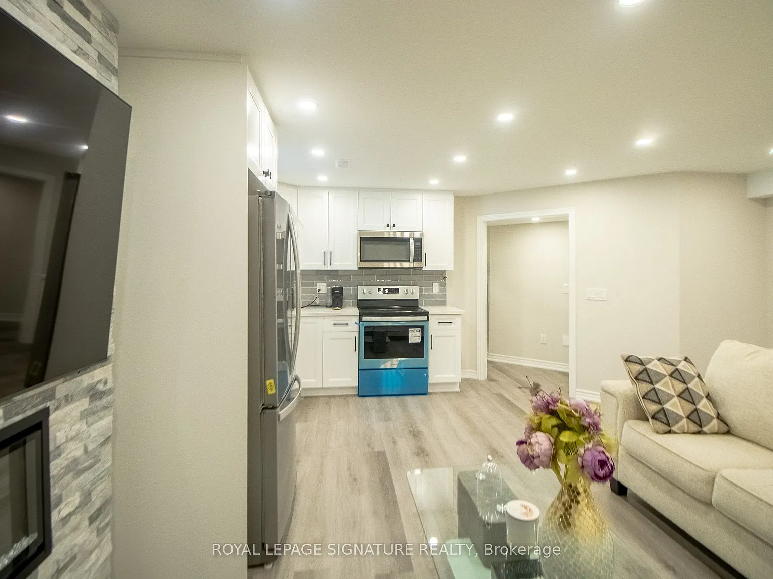 2 bed, $1,900 — Photo 2