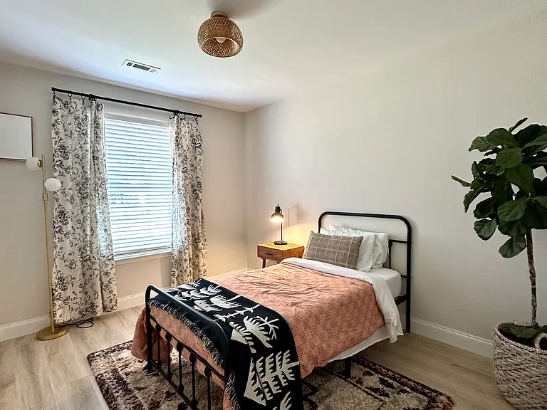 Falcon Ridge Dr — Photo 6