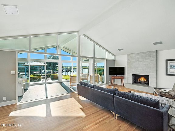 3rd image of 3355 SILVER PALM Drive