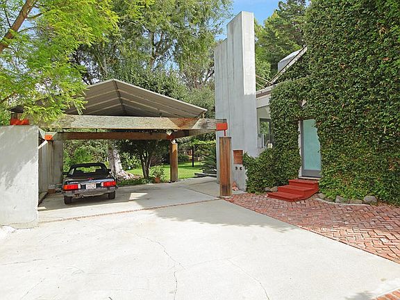 3rd image of 8047 Woodrow Wilson Dr