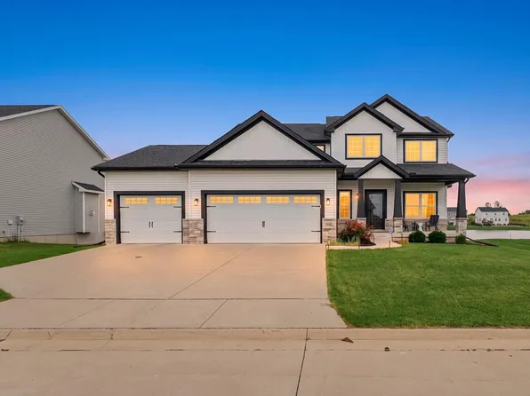 1920 Roseland Dr, Mahomet, IL 61853