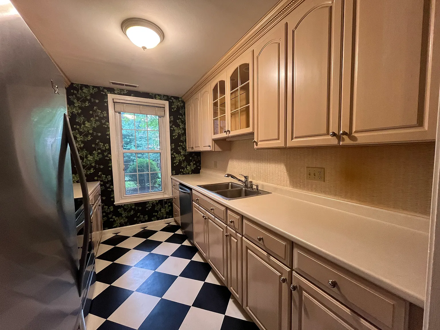 140 Field Point Rd — Photo 3