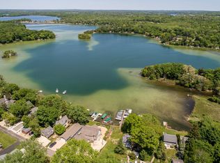 1032 N Breens Bay Rd, Oconomowoc, WI 53066