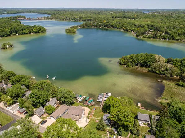 1032 North Breens Bay ROAD, Oconomowoc, WI 53066