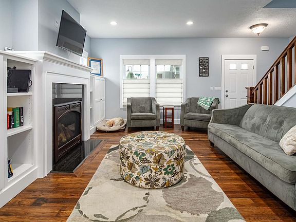 2nd image of 1122 Quigley Pl