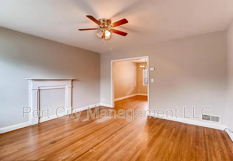 8617 Oak Rd — Photo 17