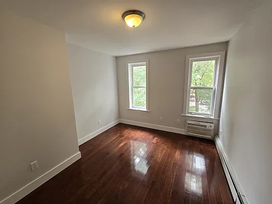 Rented by Remax City Square | media 7