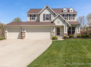 2839 Sunset Ridge Ct NE, Rockford, MI 49341
