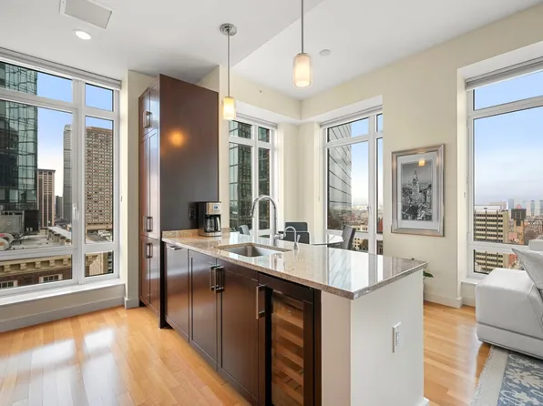 400 Stuart St #18J, Boston, MA 02116