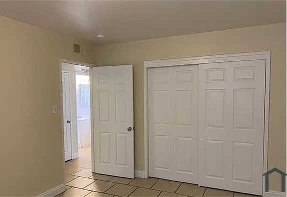 512 North Cir #1 — Photo 10
