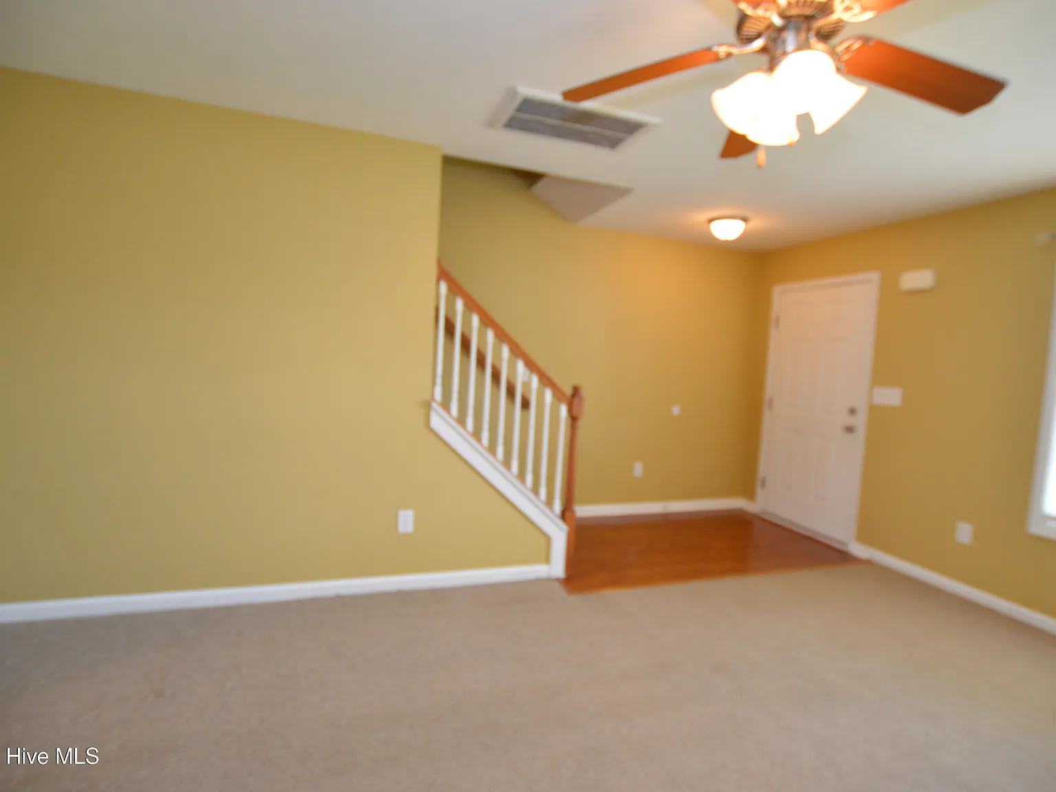4 bed, 2.5 bath, $1,700 — Photo 3
