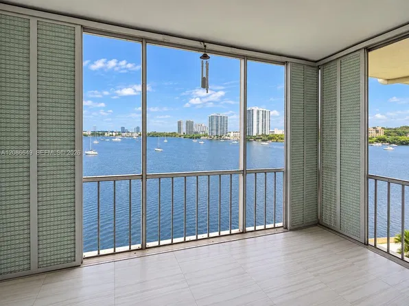 2920 Point East Dr, Aventura, FL