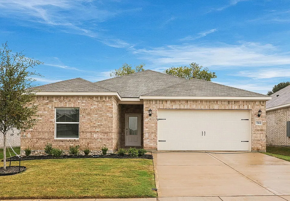 744 Layton Ct