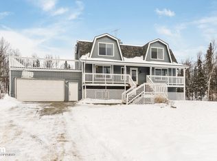 3901 E Palmdale Dr, Wasilla, AK 99654