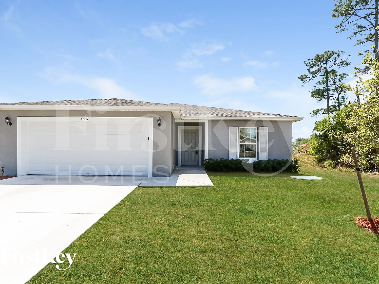 4 bed, 2.0 bath, 1833 sqft, $2,220 — Photo 2