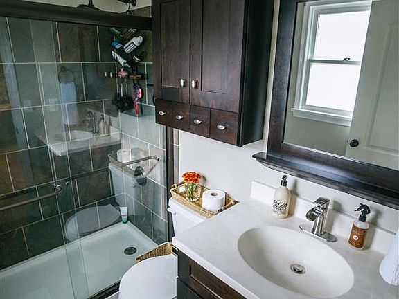 4th image of 127 Loblolly Ln