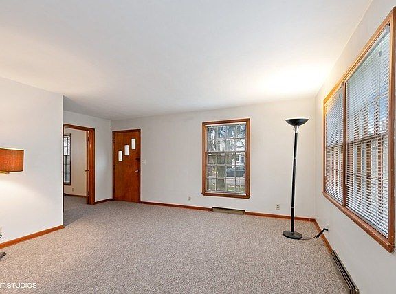 14' X 17' room with new carpet!