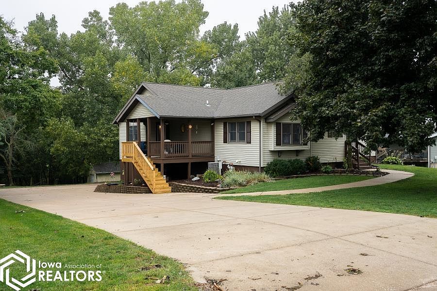 1st image of 108 Hickory Ln