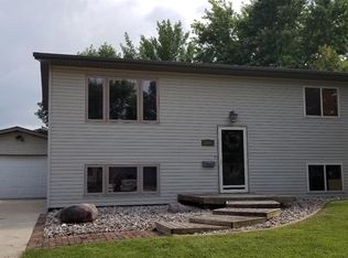 804 Crestview Dr, Webster City, IA 50595