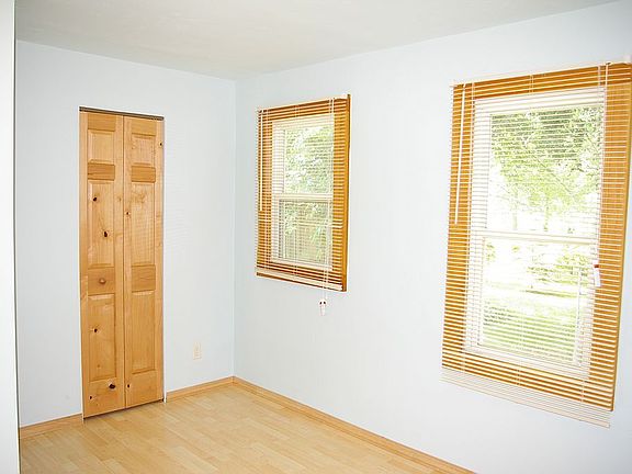 4th image of 817 E Maurer St