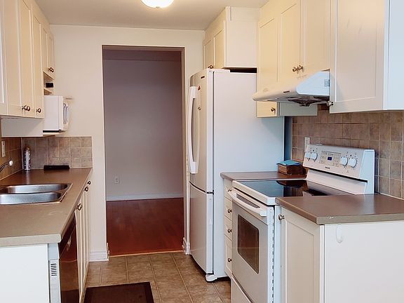2nd image of 104 Brady Ave
