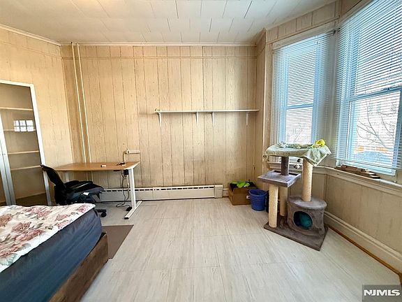 3rd image of 405 7th St